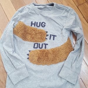 Boys Gymboree Long Sleeve Bear hug t-shirt 5T